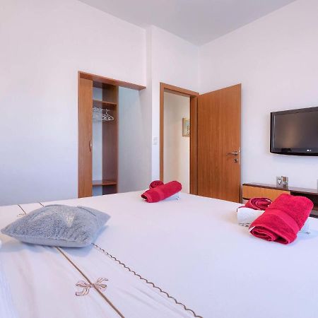Apartment Laura By Interhome Galižana 外观 照片